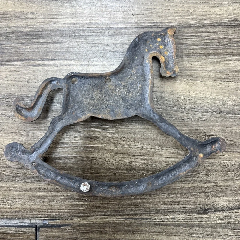 Vintage Cast Iron Wall Mount Rocking Horse Key Holder w/4 Pegs 8
